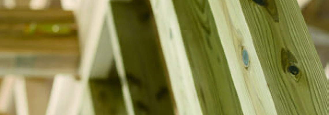 劣化しない木材 緑の柱